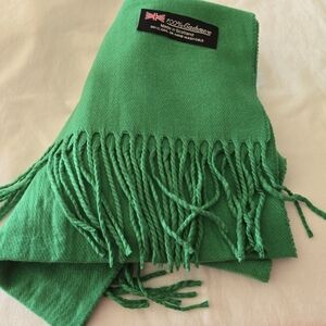 100% Cashmere Green Scarf